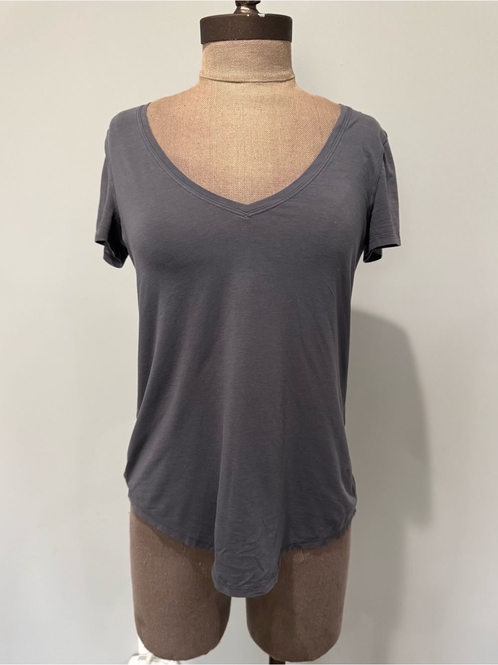 Lululemon Love Tee grey v-neck